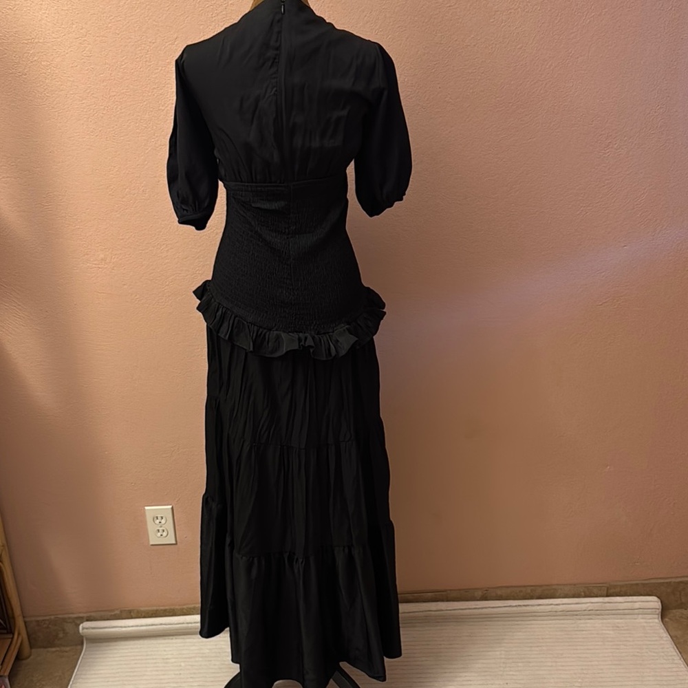 Boohoo Elegant Black Maxi Dress View 3